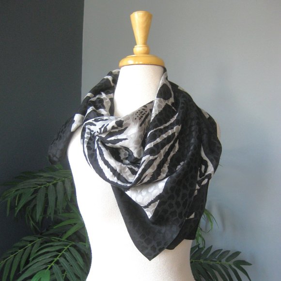 Black Gray Scarf animal print jacquard 34" square Lion Leopard - Picture 2 of 5